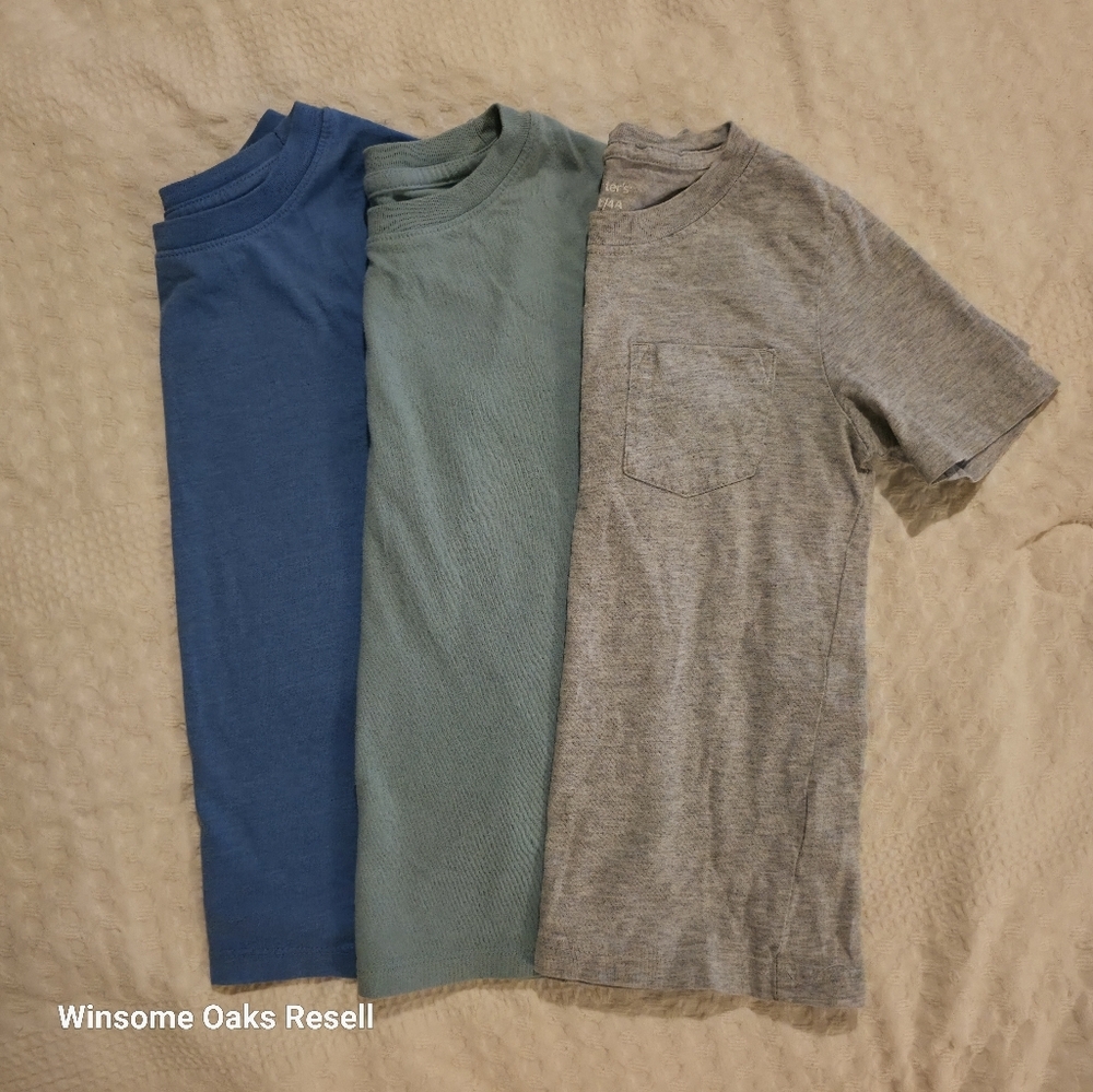 Set of Three Casual T-Shirts in Gray, Green, and Blue